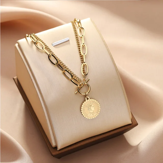 Queen's Coin Gold Pendant – Double Link Chain