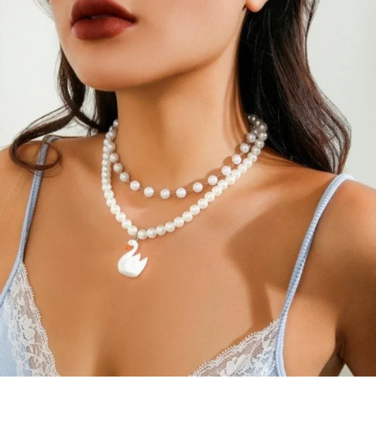 Copper white Swan Pearl Pendant