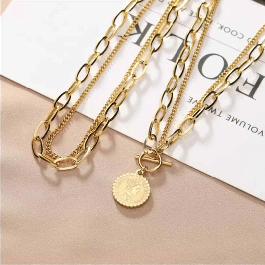 Queen's Coin Gold Pendant – Double Link Chain